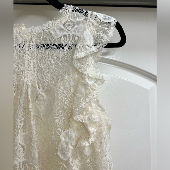 Zara Lace Top with ruffle and cropped cami - Picture 4 of 7